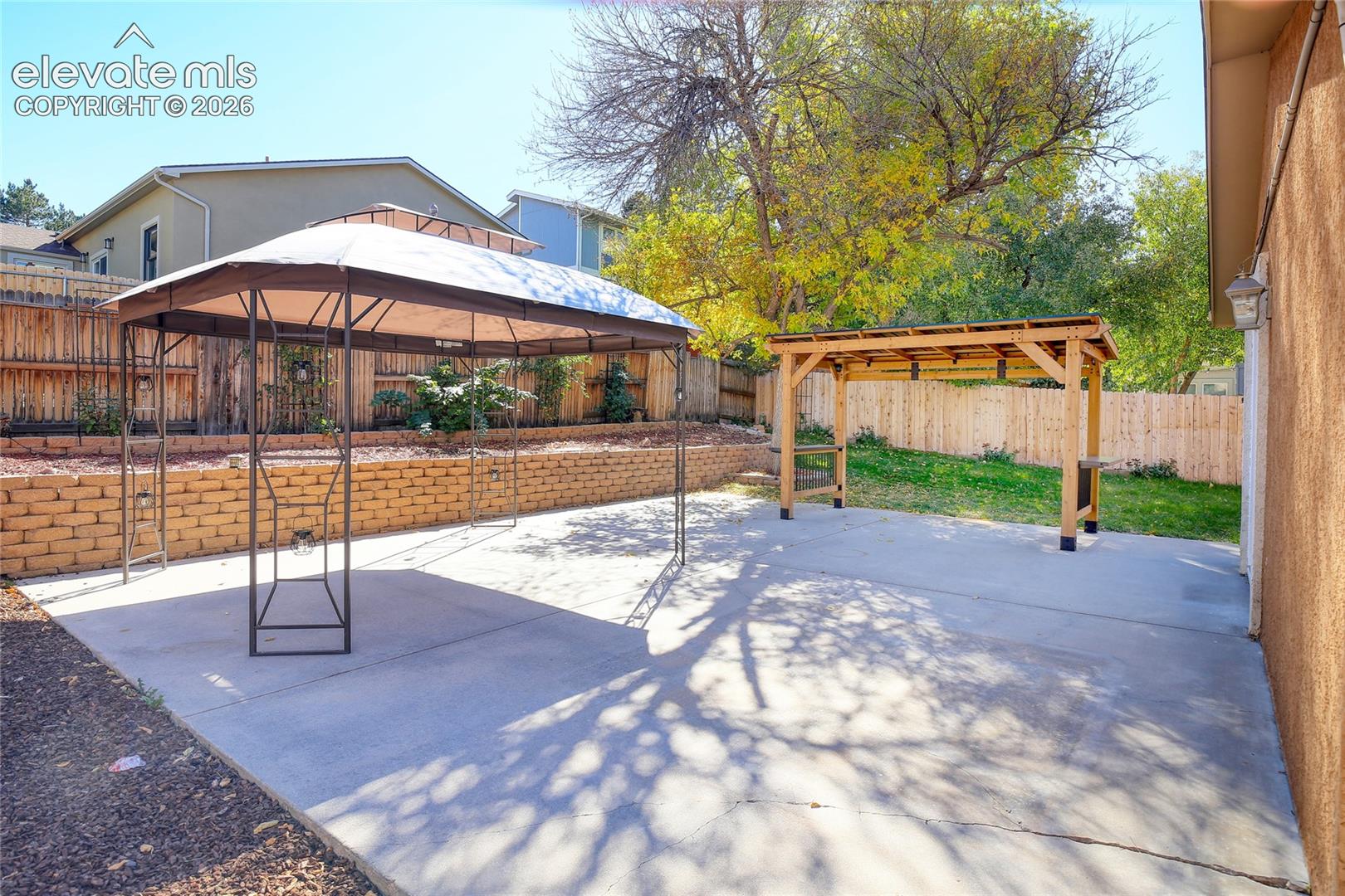 Great entertaining areas!! Wired for a hot tub!