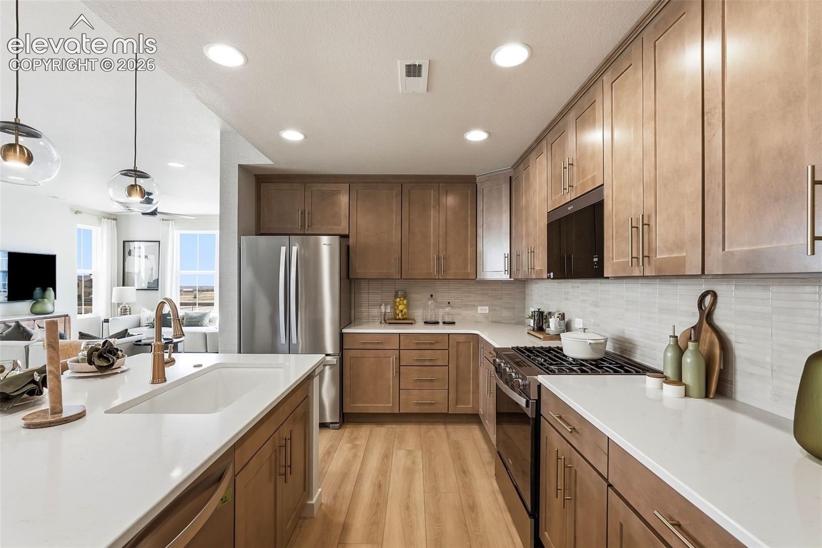 Photo 10 of 8711 Shorewood Drive, Colorado Springs