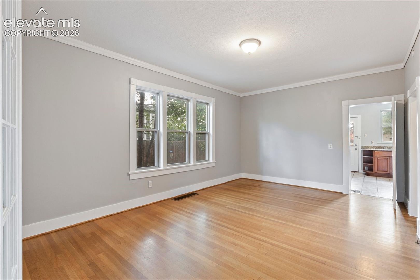 Dedicated dining area off living room and kitchen