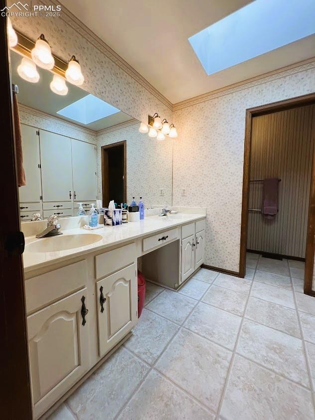 Primary Bathroom - Built in Cabinets & Drawers