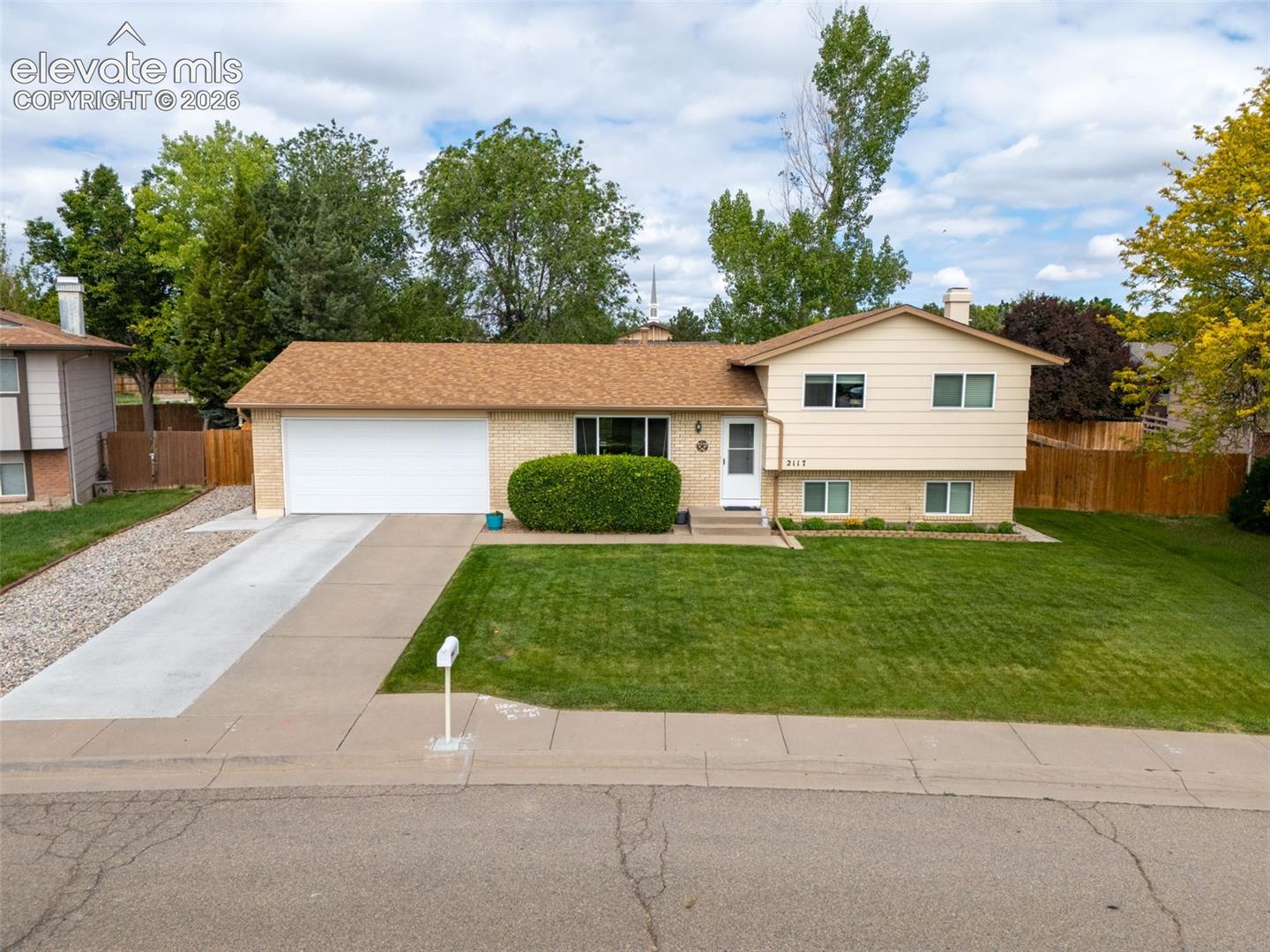 2117 Chautard Dr, Pueblo, CO 81005