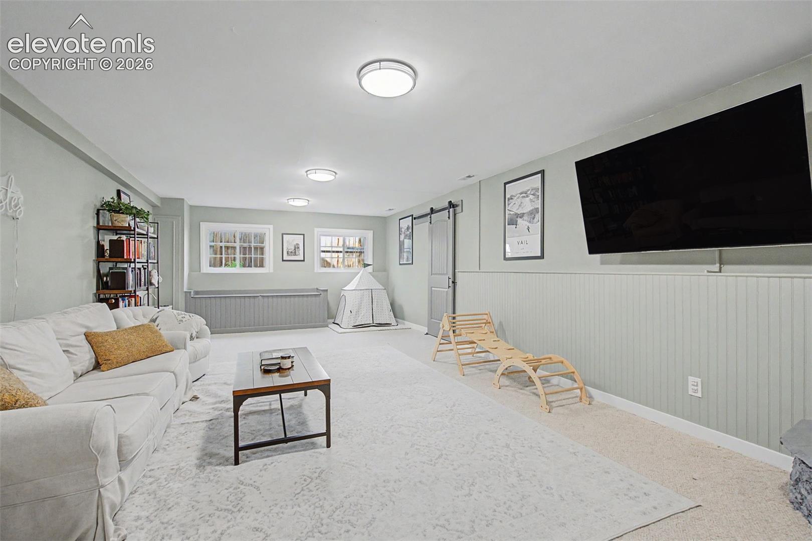 HUGE Basement Rec. Room Photo 4