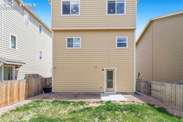834 Grissom Dr, Colorado Springs, CO 80915