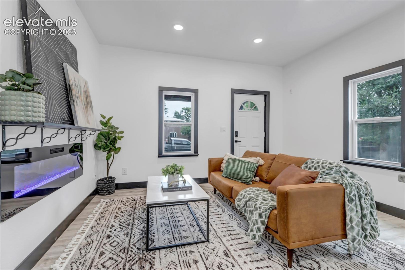 908 E Cimarron St, Colorado Springs, CO 80903