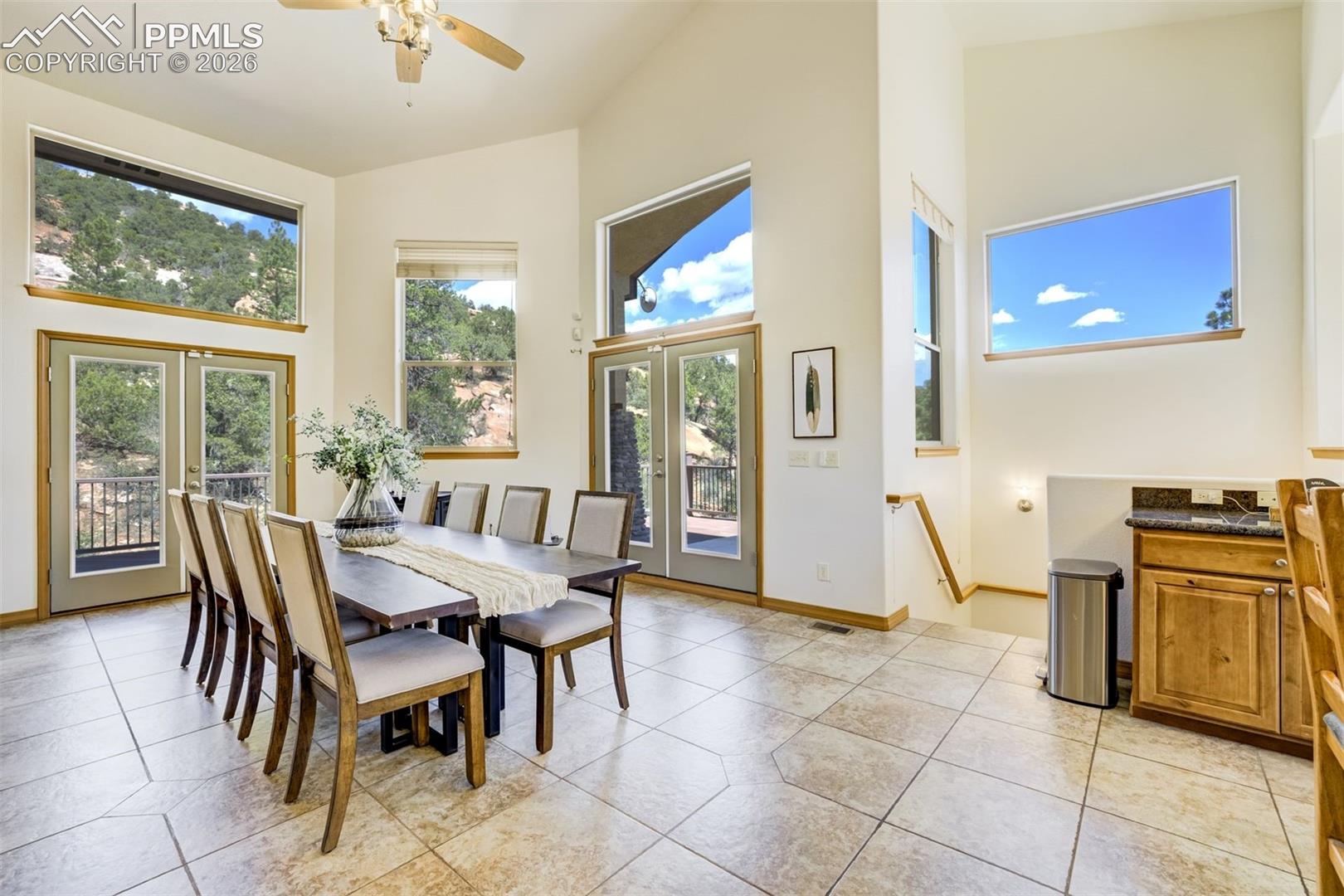 Photo 9 of 2220 La Loma Circle, Colorado Springs