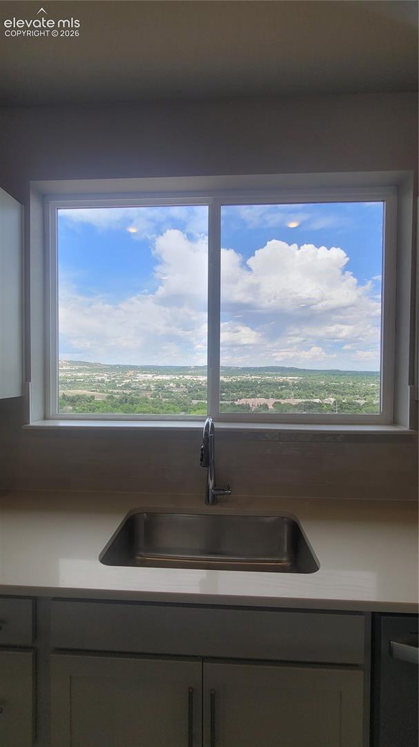 Photo 14 of 747 Belleza View, Colorado Springs