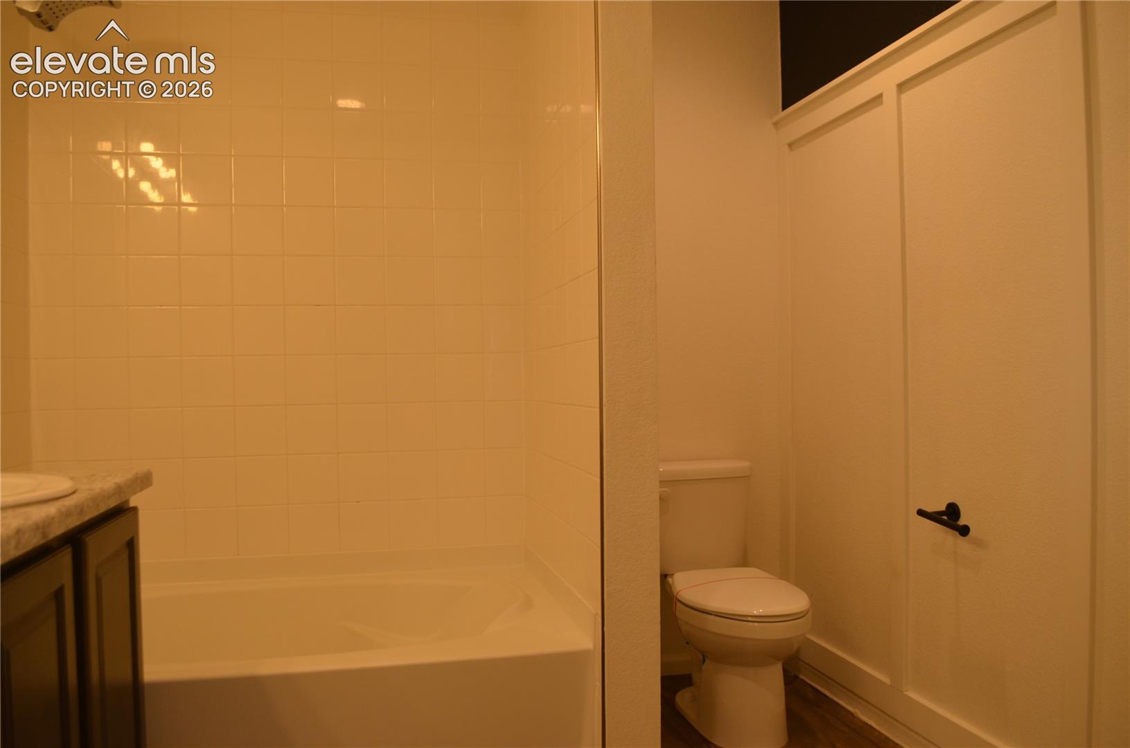 Upper level hall bathroom
