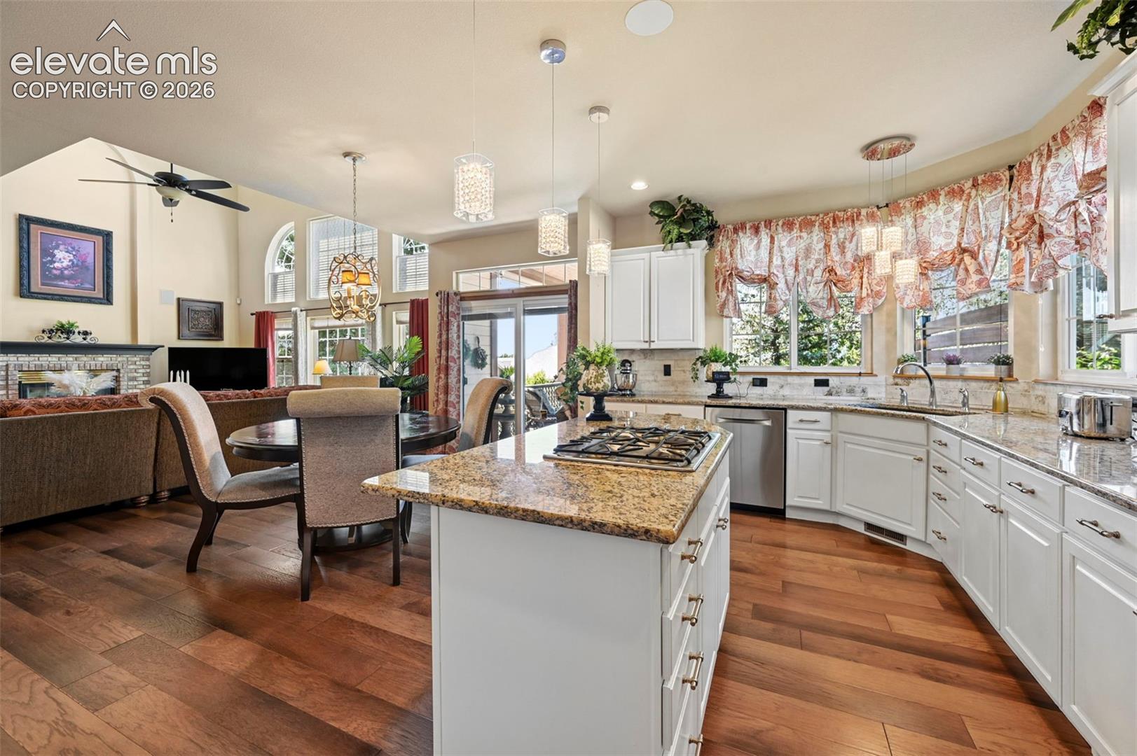 Photo 12 of 2527 Craycroft Drive, Colorado Springs