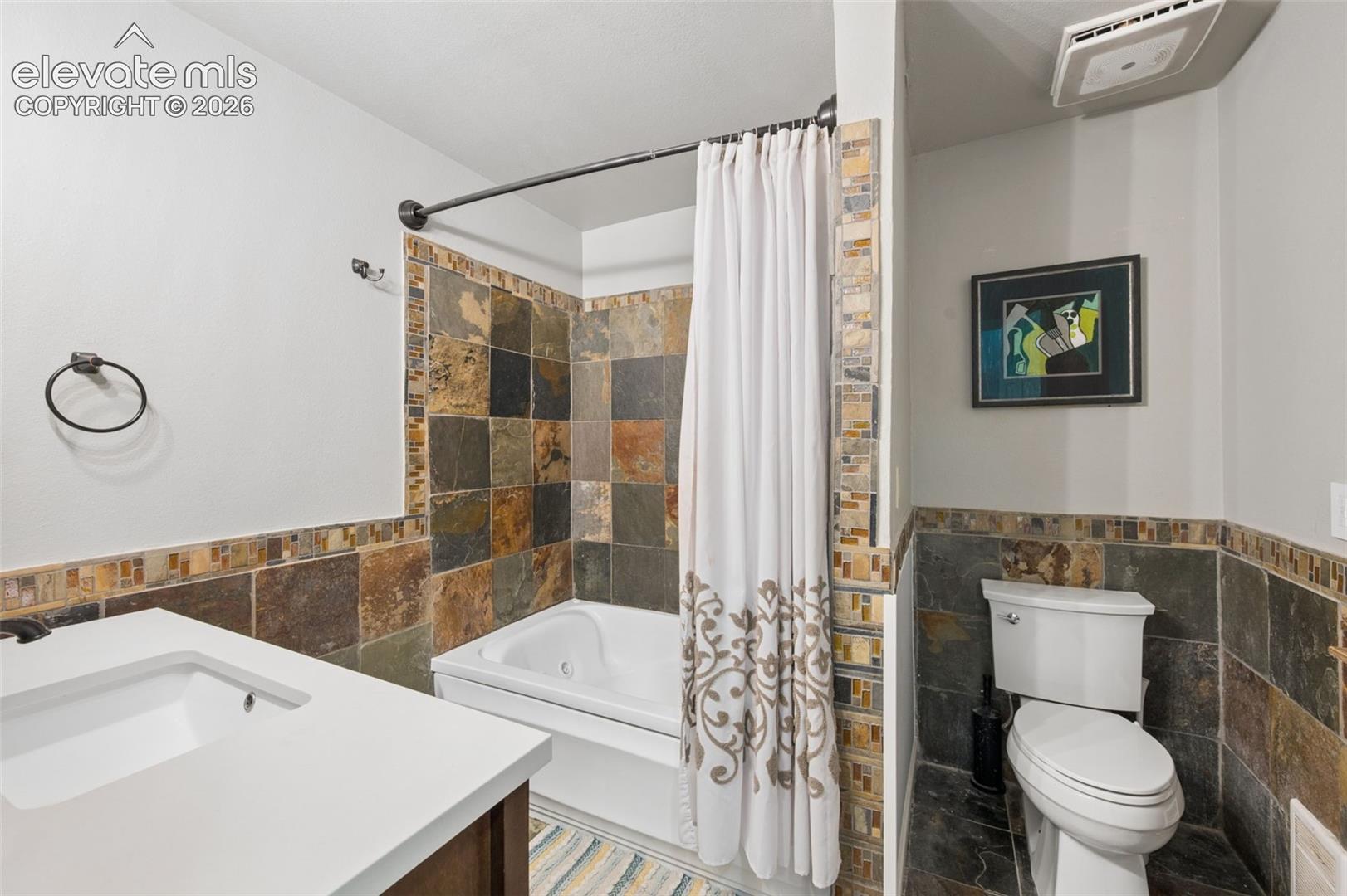 Main level secondary bathroom