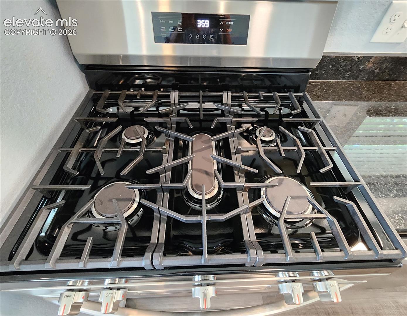 Premium stainless steel gas range perfect for the home chef