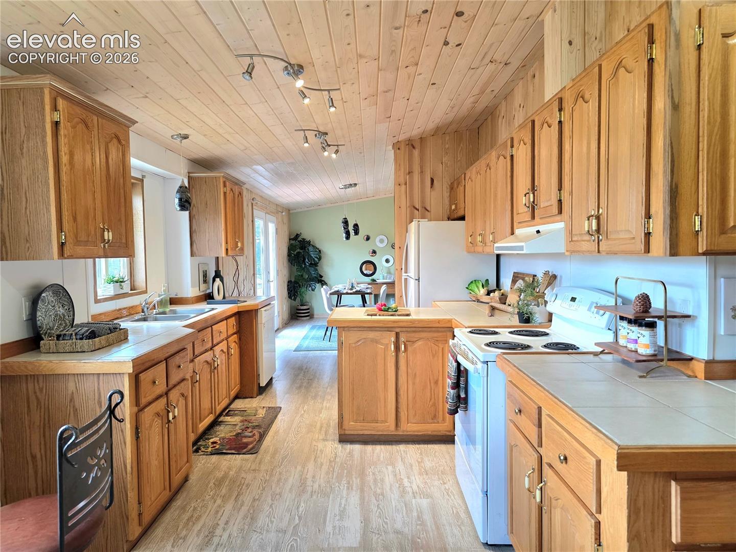 Photo 19 of 891 S Mountain Estates Road, Florissant