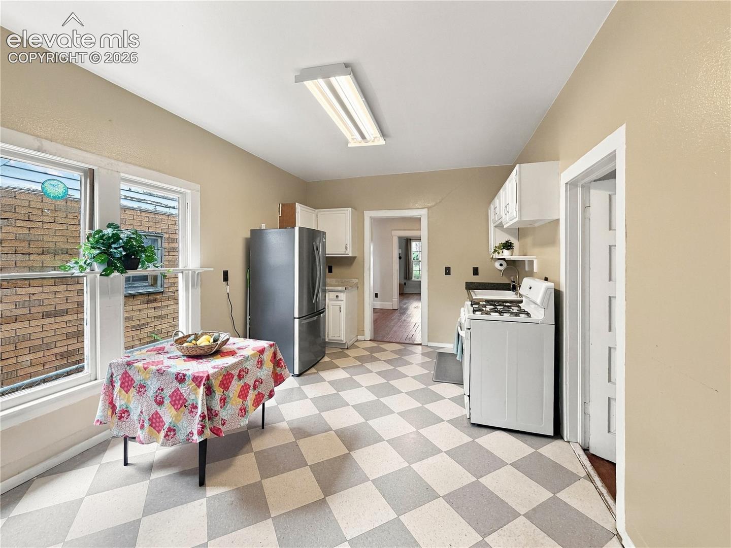 Photo 10 of 631 E Willamette Avenue, Colorado Springs