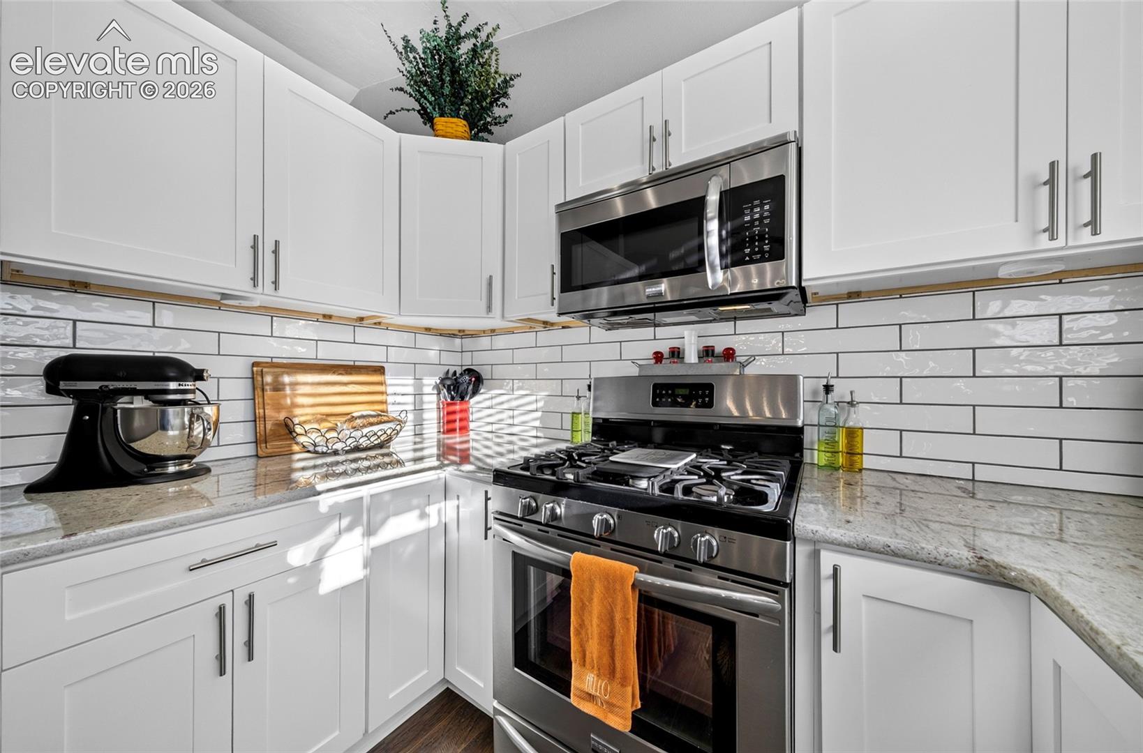 Photo 11 of 3515 Honeyburyl Drive, Colorado Springs
