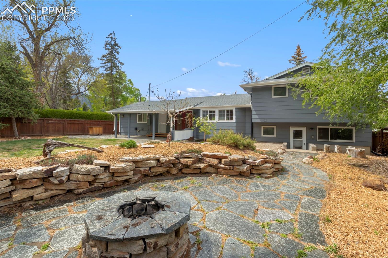 509 Cheyenne Rd, Colorado Springs, CO 80906