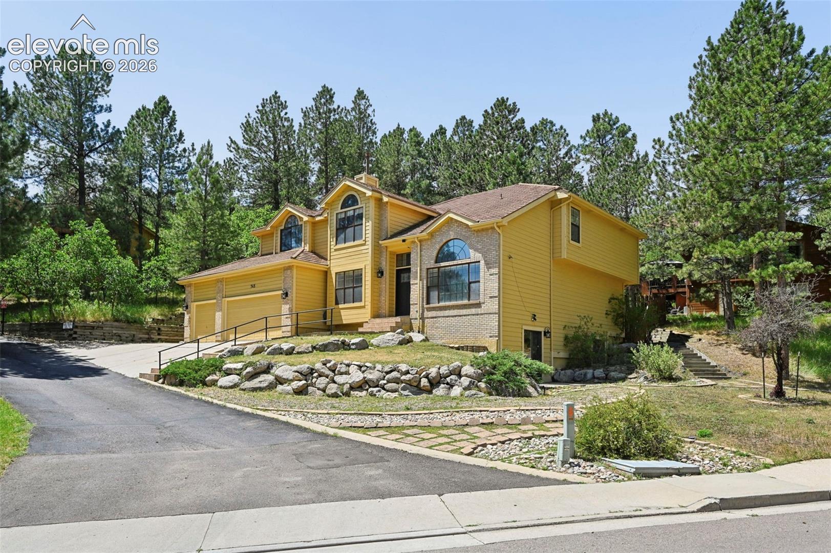 745 Popes Valley Dr, Colorado Springs, CO 80919