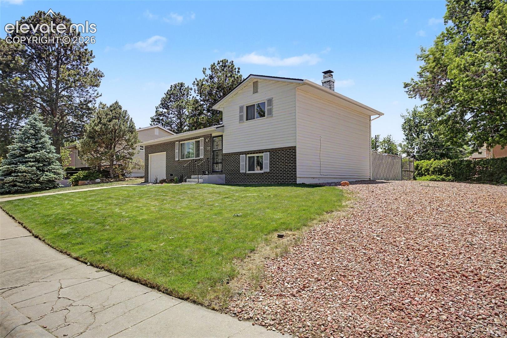 Photo 6 of 712 Lansing Drive, Colorado Springs