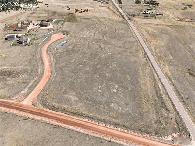 Photo 7 of 17430 Esmeralda Drive, Peyton