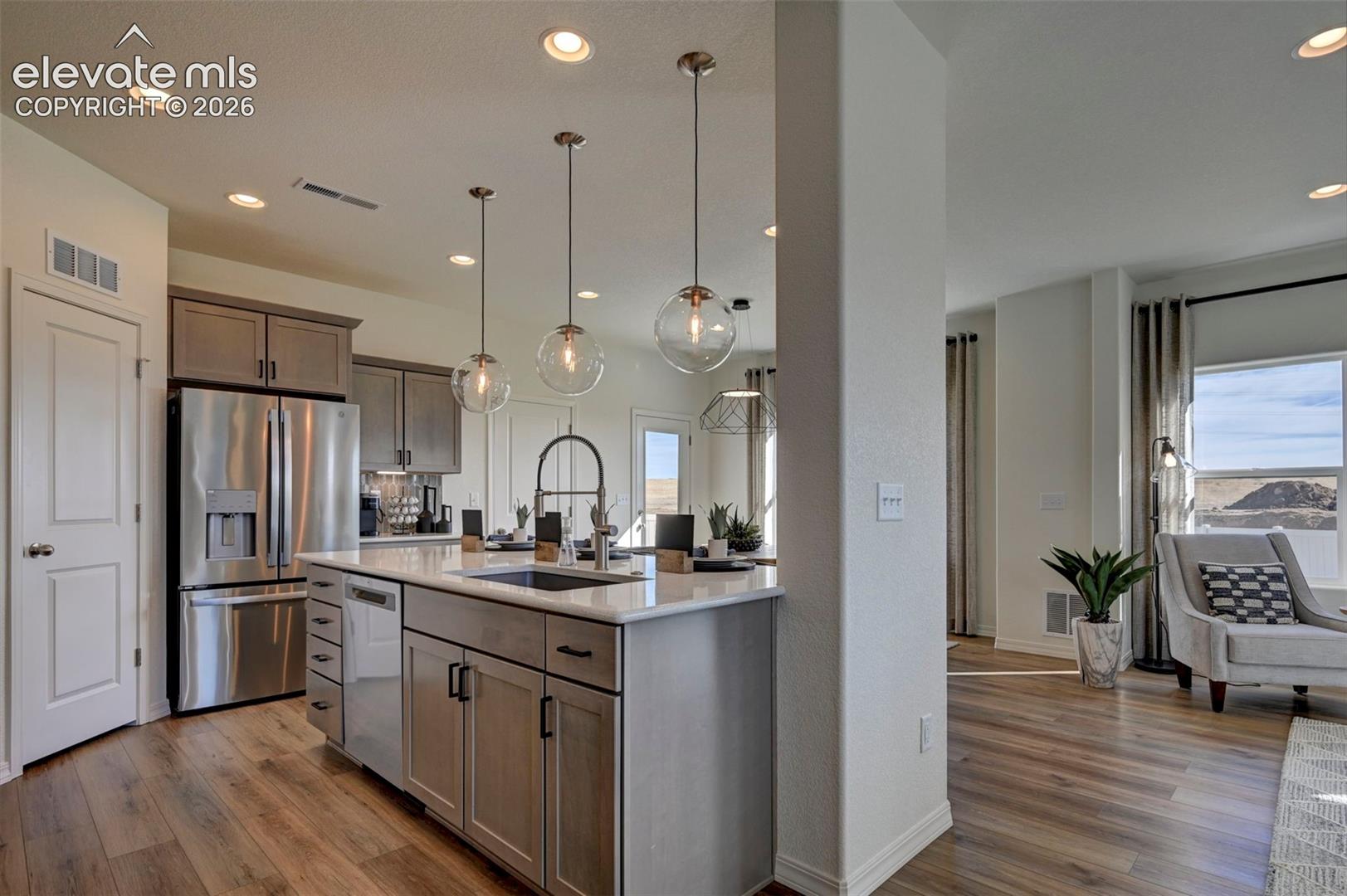 7811 Moore Drive — photo 4