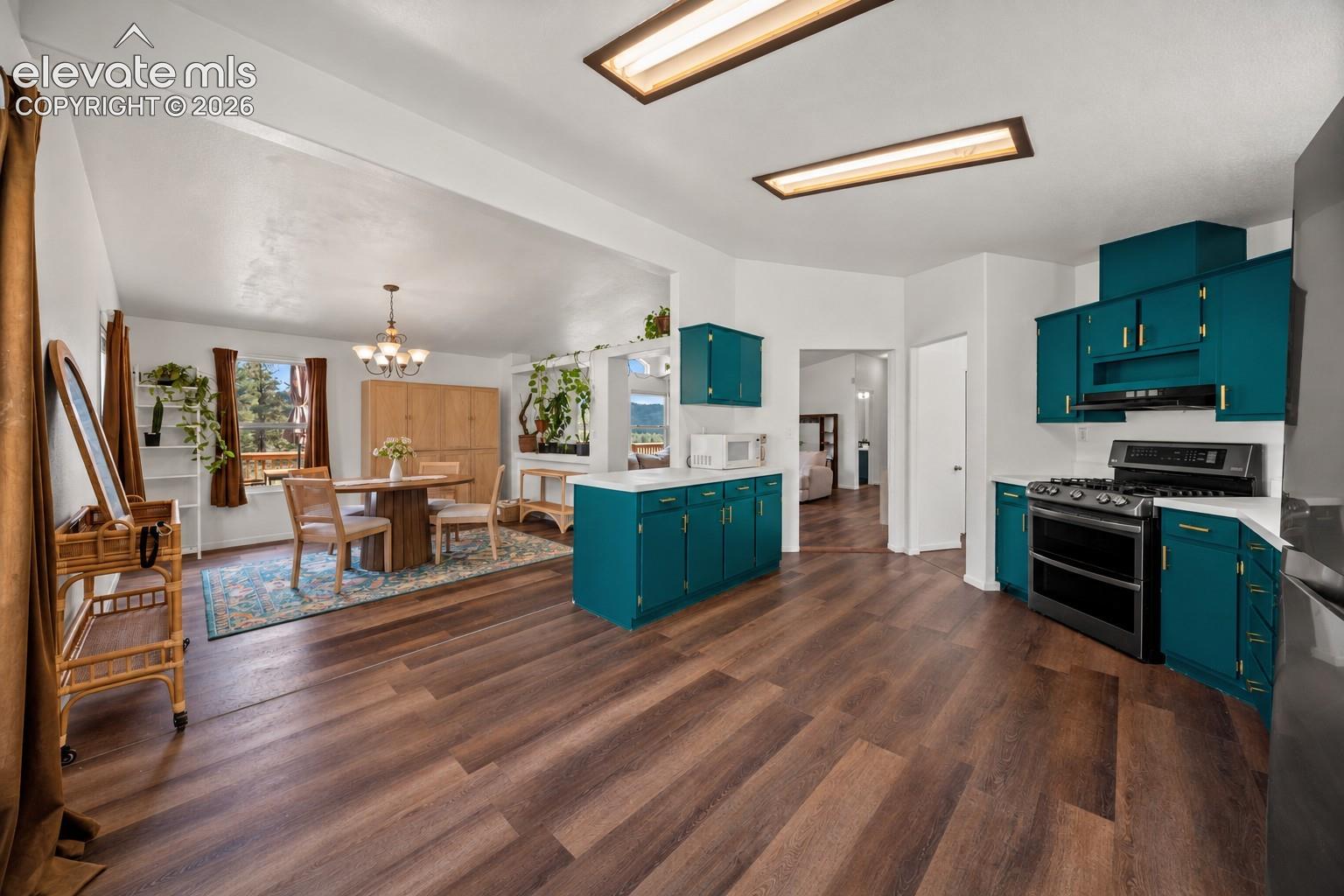Photo 9 of 464 Hackamore Drive, Florissant