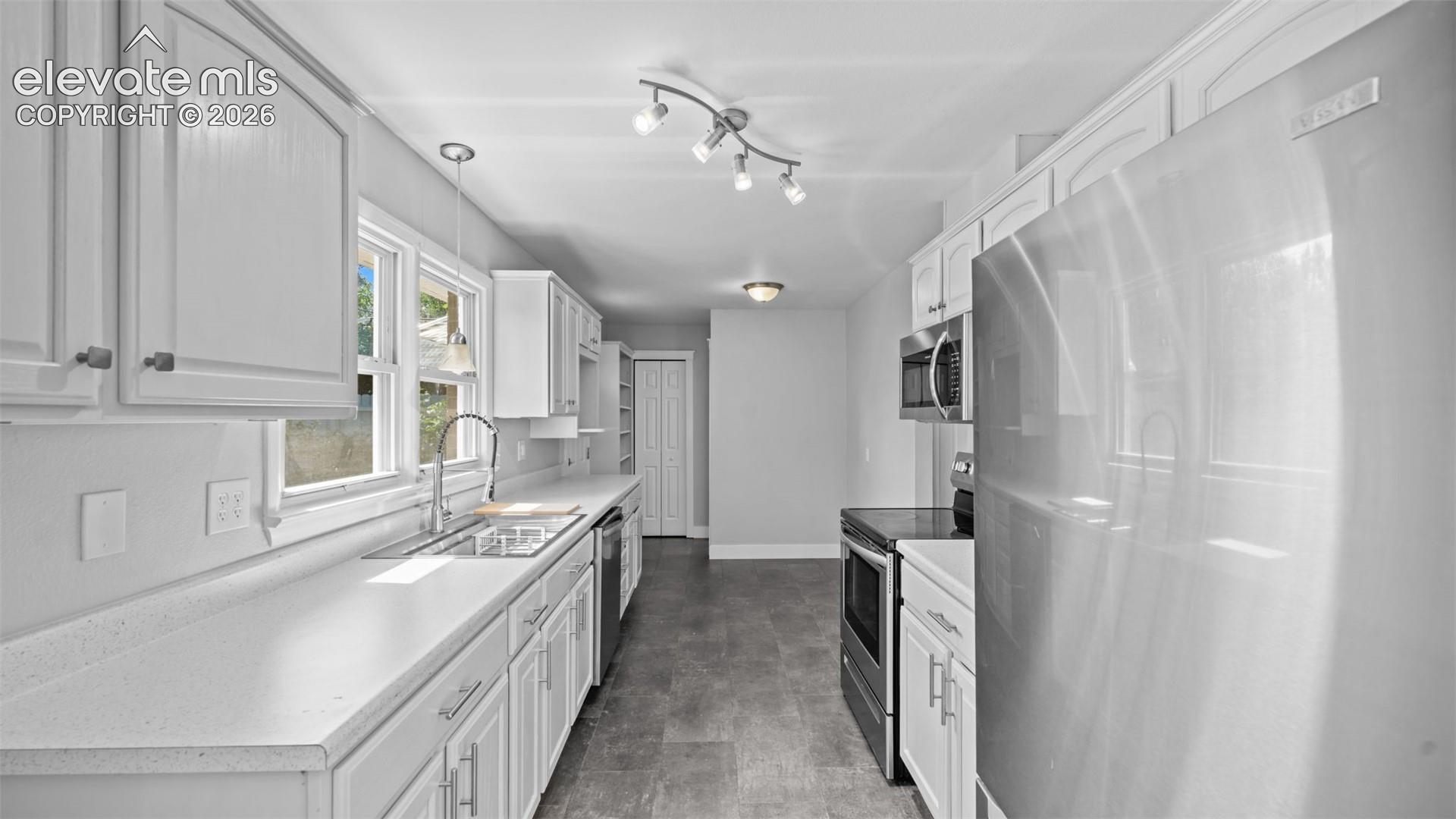 Photo 12 of 10 El Sereno Drive, Colorado Springs