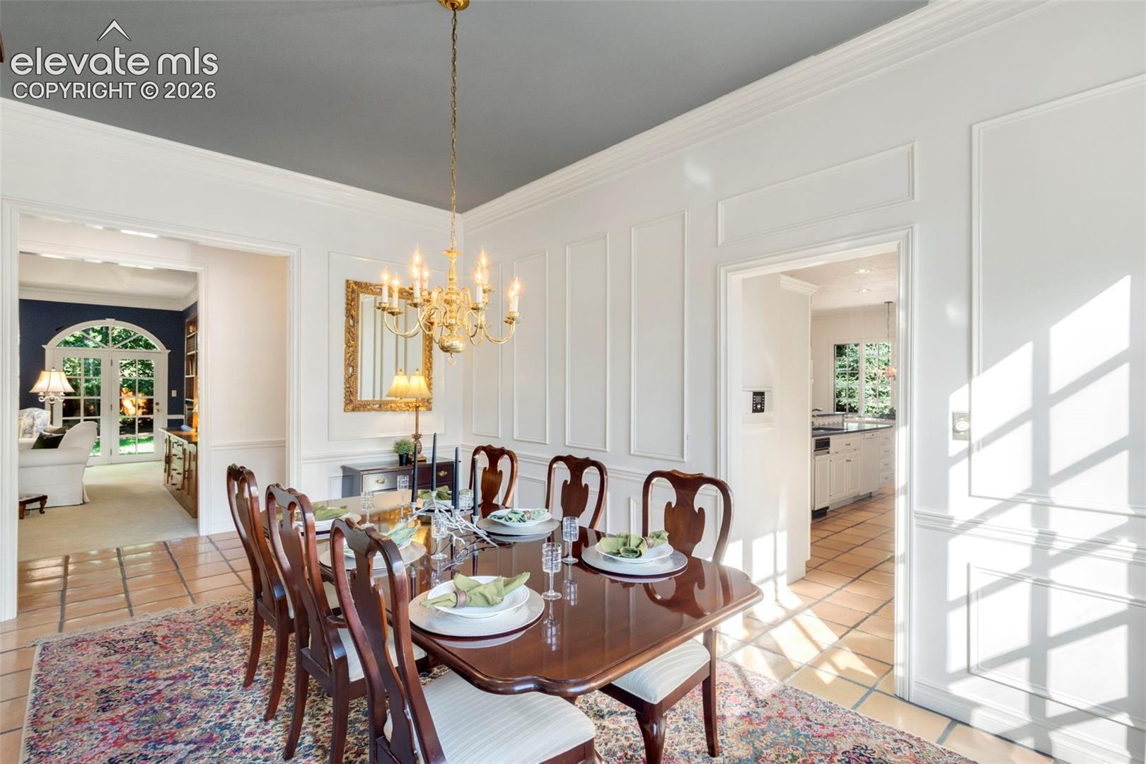 Formal separate dining room open tothe living room and kitchen