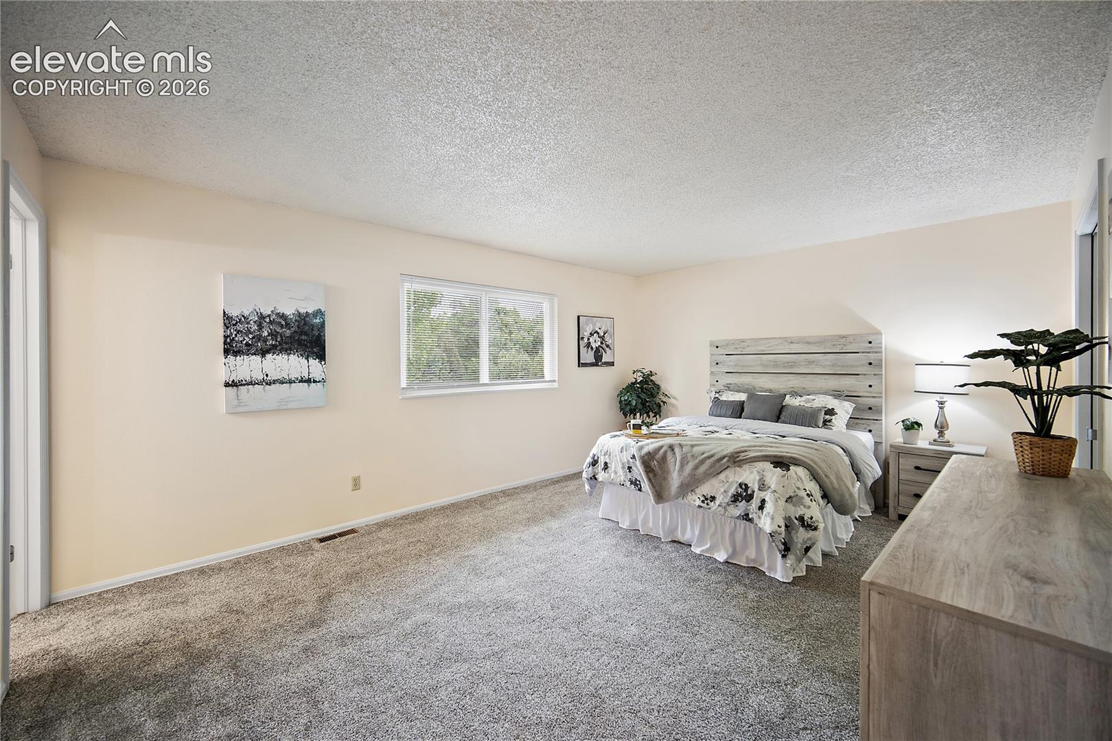 Upstairs primary bedroom