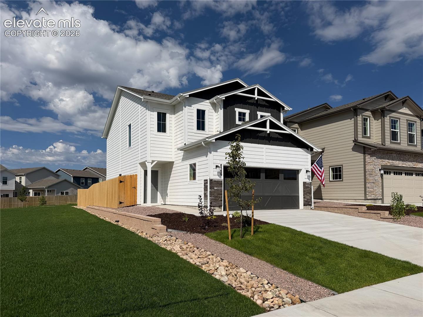 8539 Blue Feather Loop photo 1