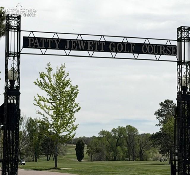 Close to Patty Jewett Golf Course