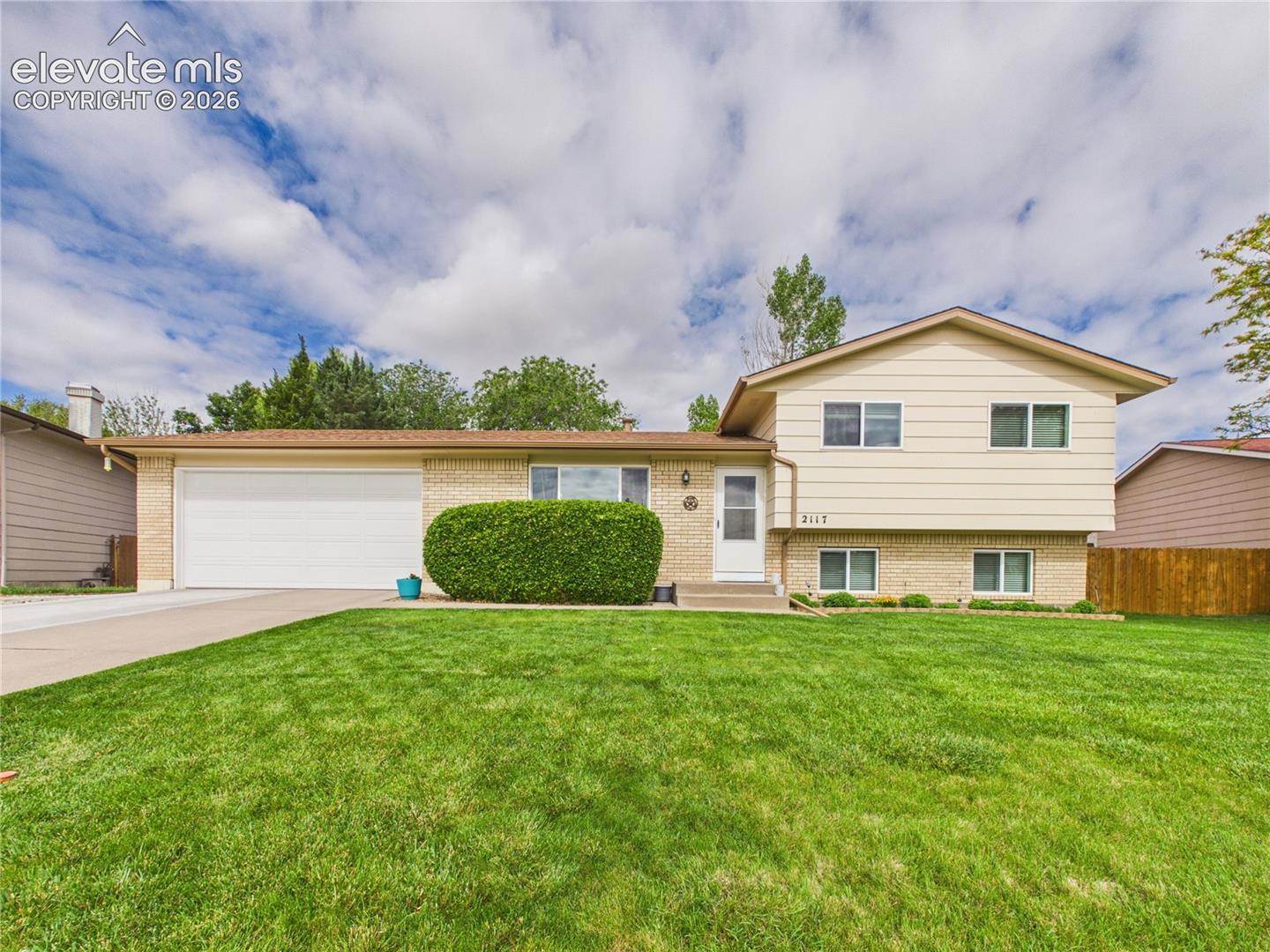 2117 Chautard Dr, Pueblo, CO 81005