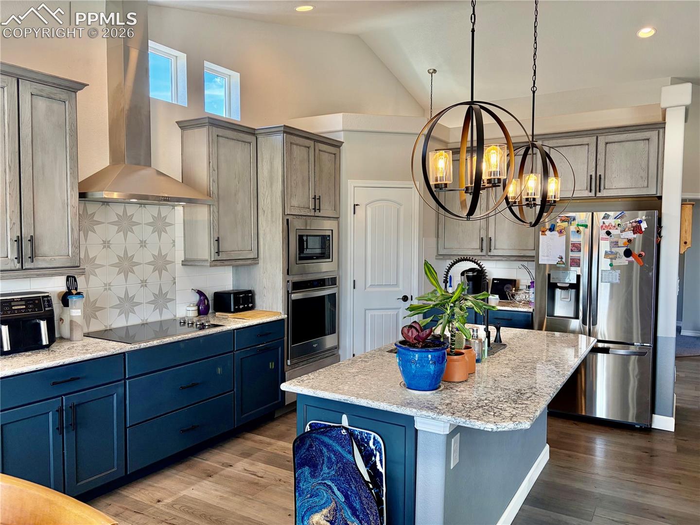 Granite countertops, back splash and a pantry