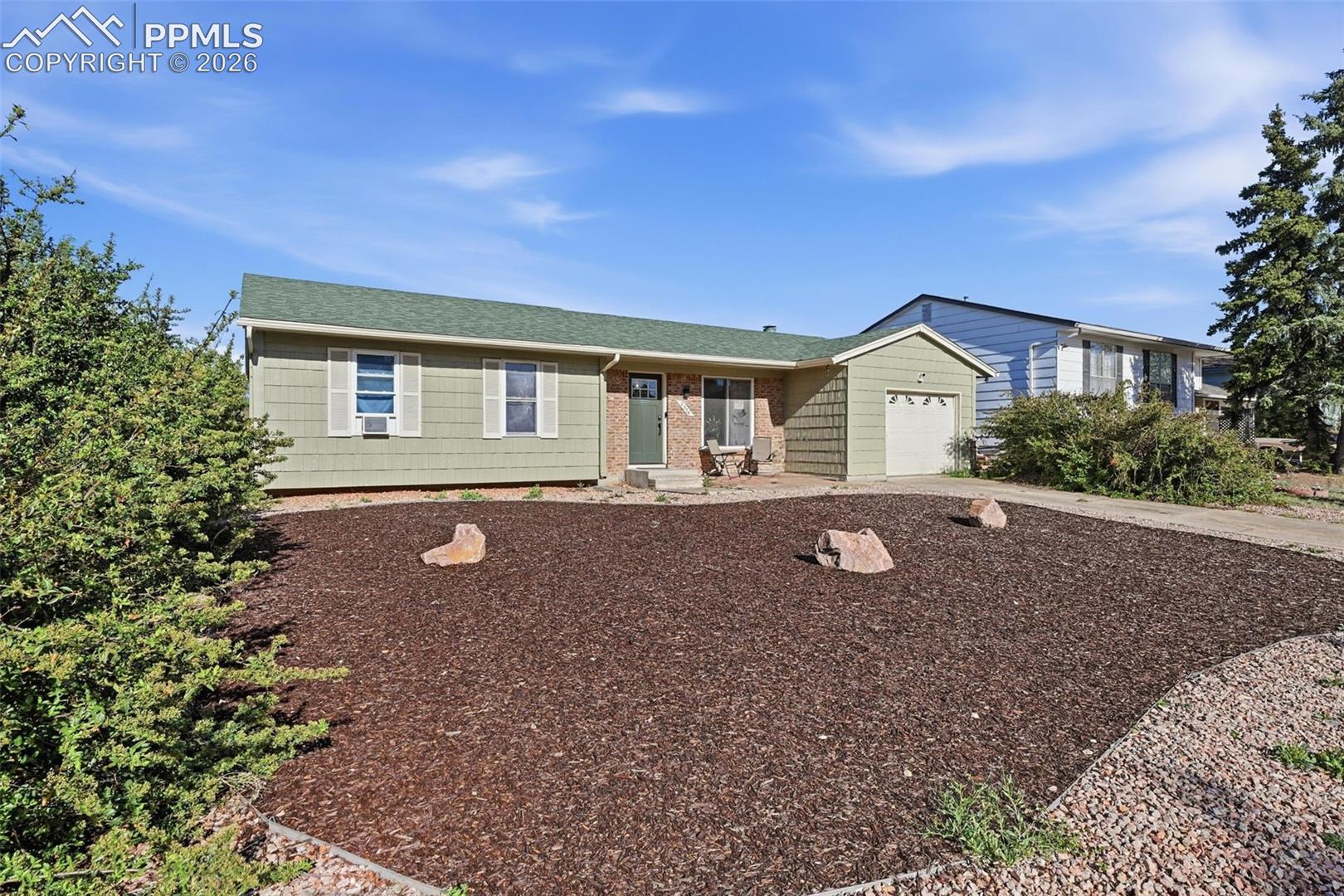 2574 Prescott Cir, Colorado Springs, CO 80916