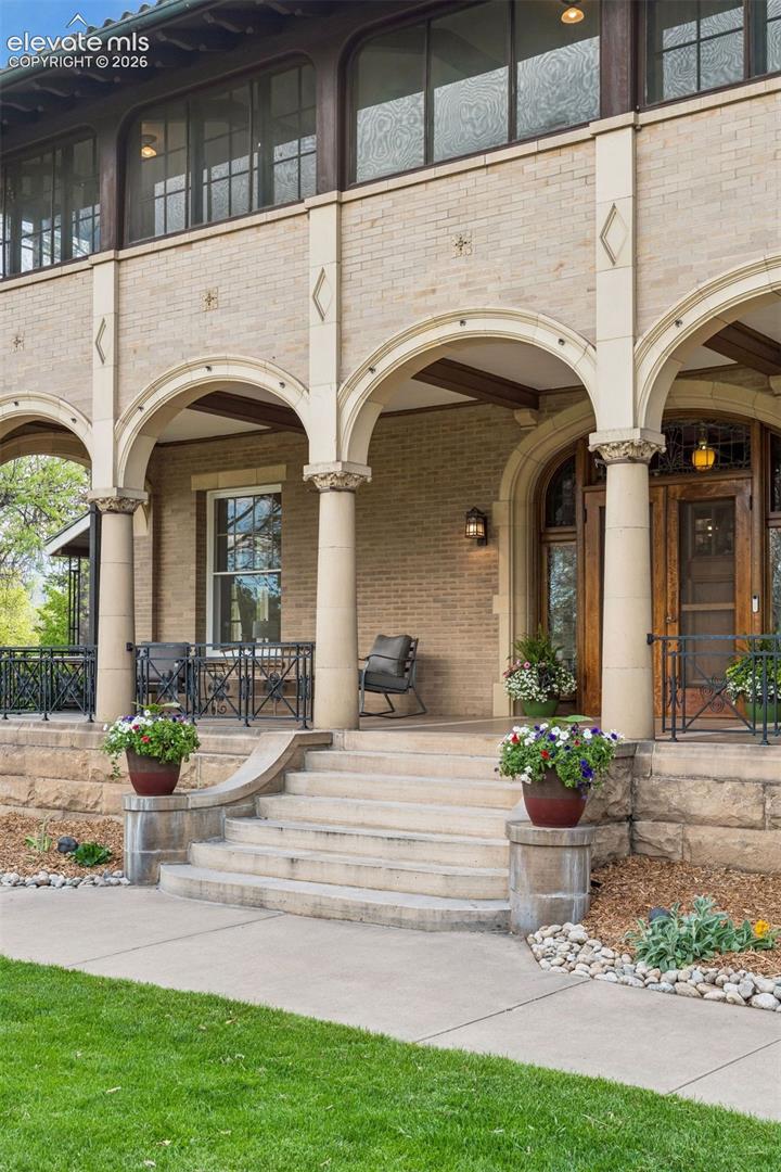 Expansive Front porch 