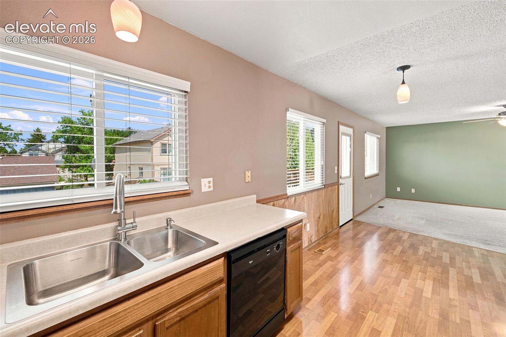 Photo 13 of 3240 Richmond Drive, Colorado Springs