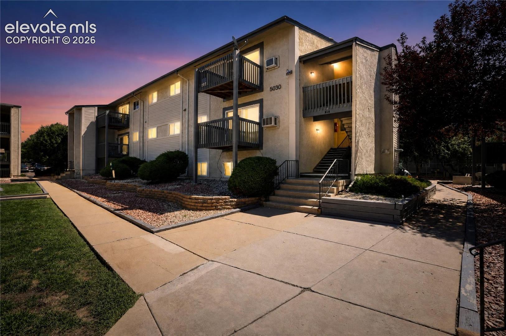 5030 El Camino Drive Unit: 17