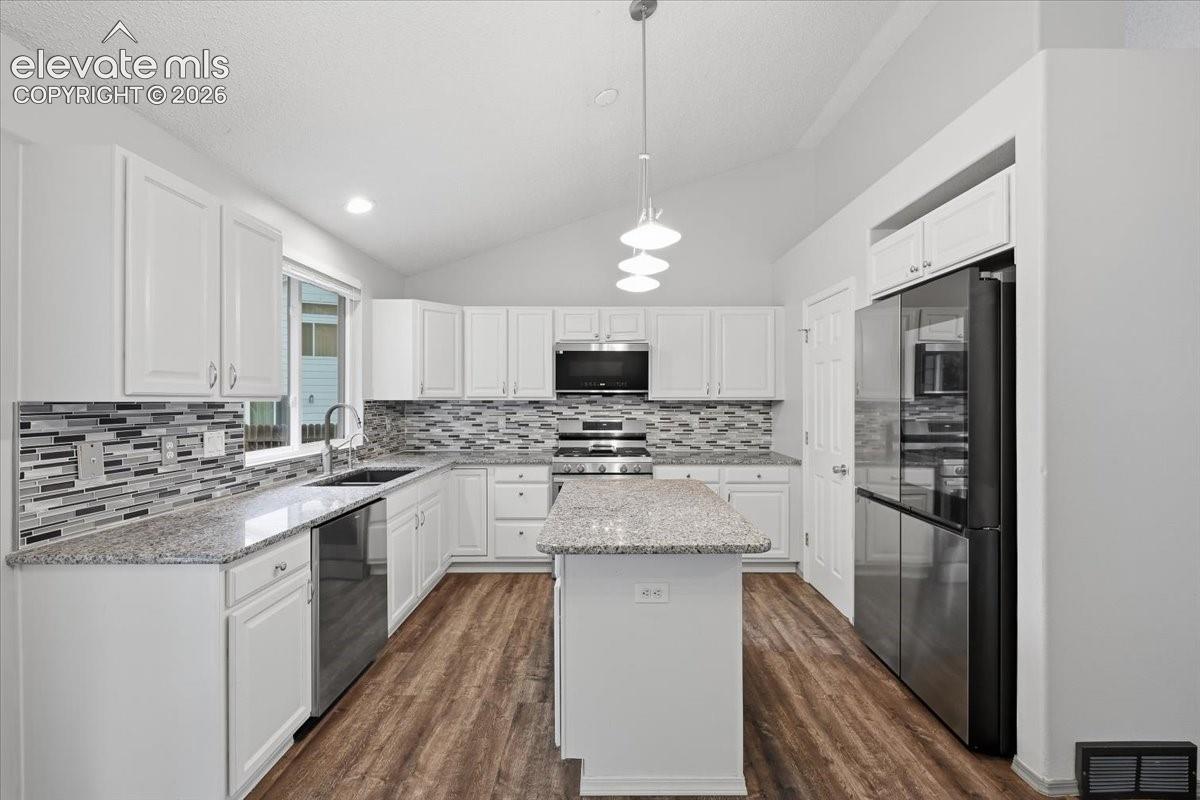 Photo 8 of 690 Snowpeak Court, Colorado Springs