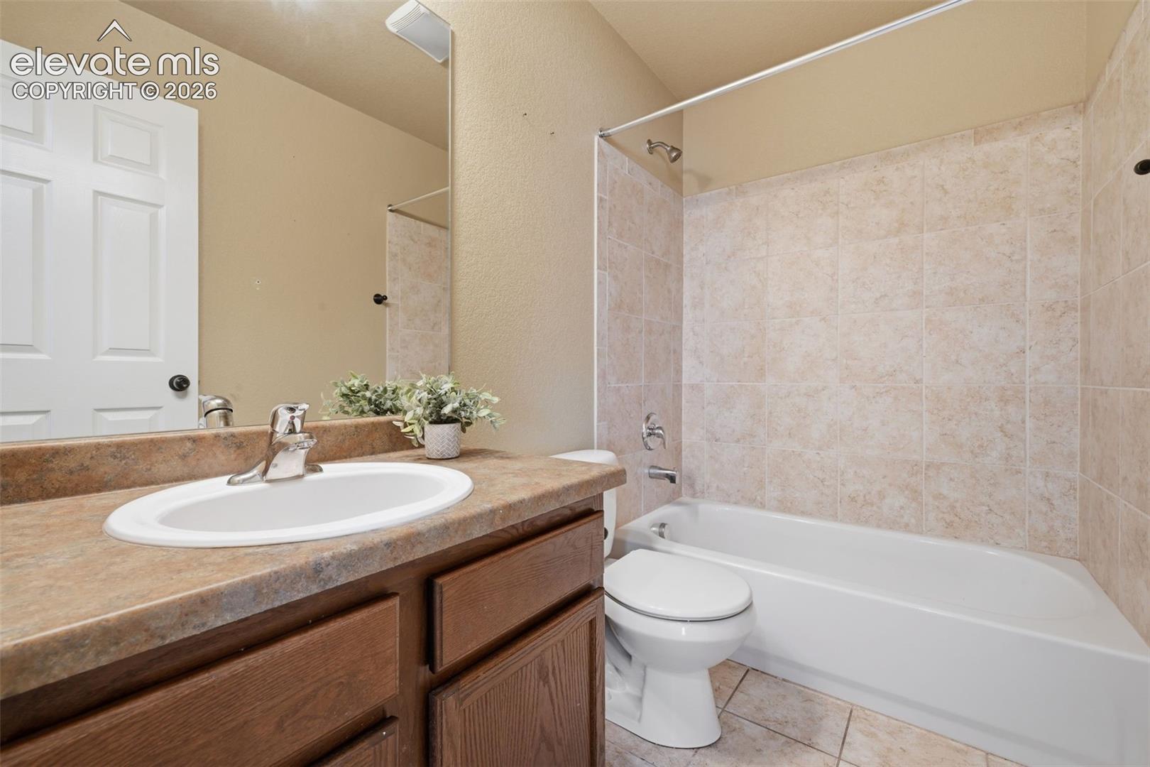 Upstairs hall bath!