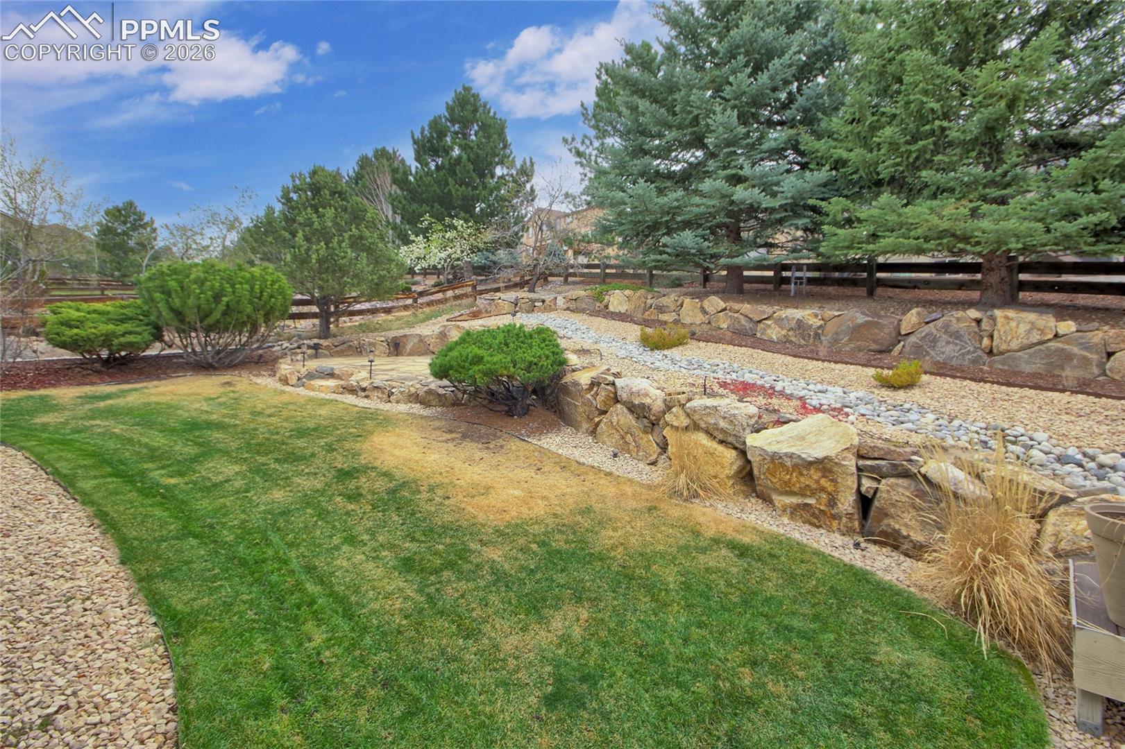 Mature trees offers tons of privacy