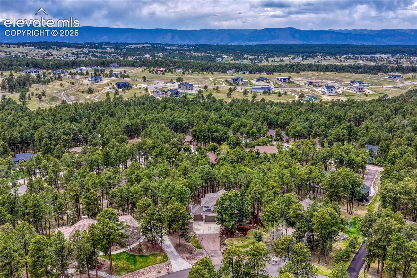 Within 15 min., find yourself in downtown Monument...