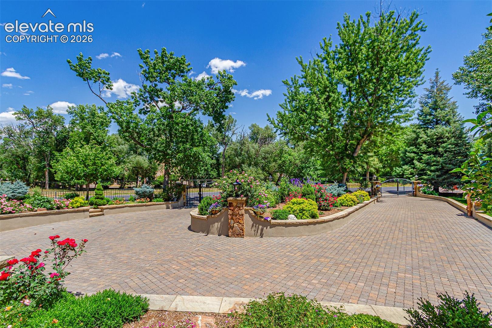 Gorgeous landscaping. 