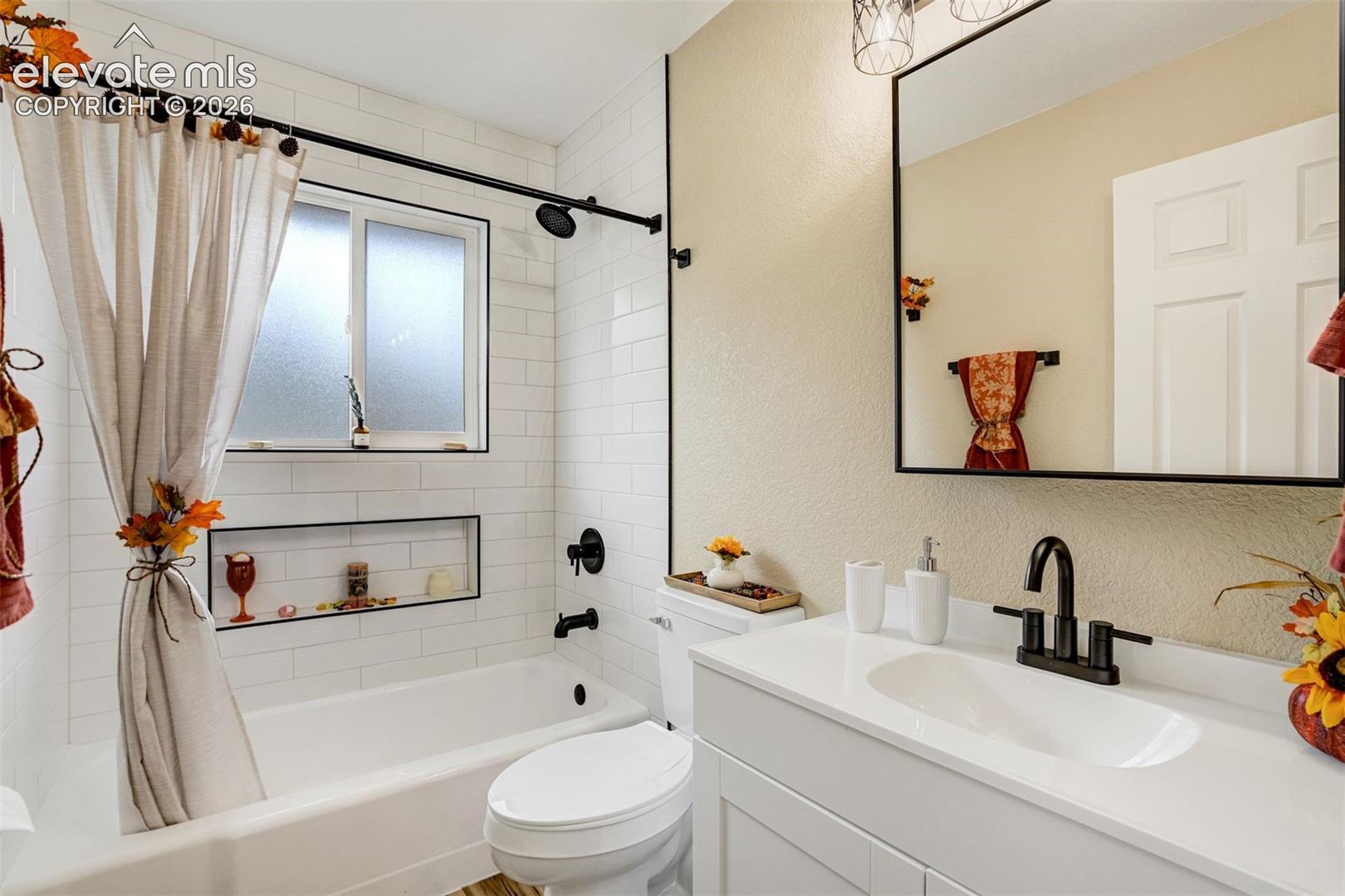 Full hall bathroom on main level