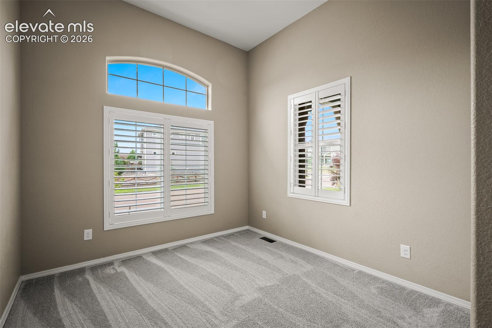 7242 Lewis Clark Trail