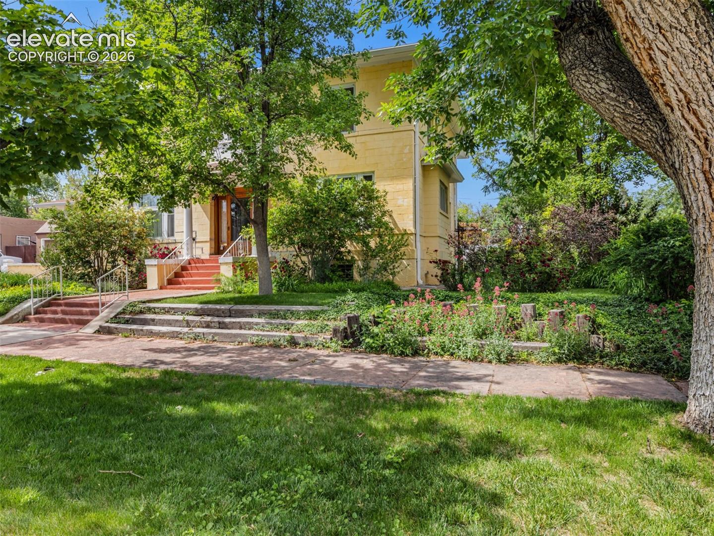 321 W 18th St, Pueblo, CO 81003