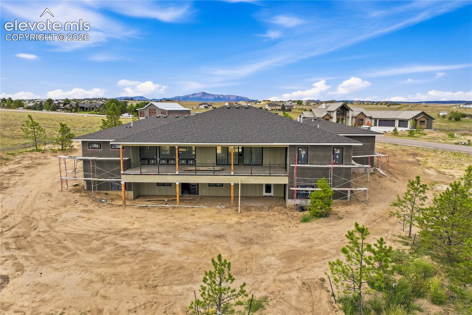 Note the covered back deck