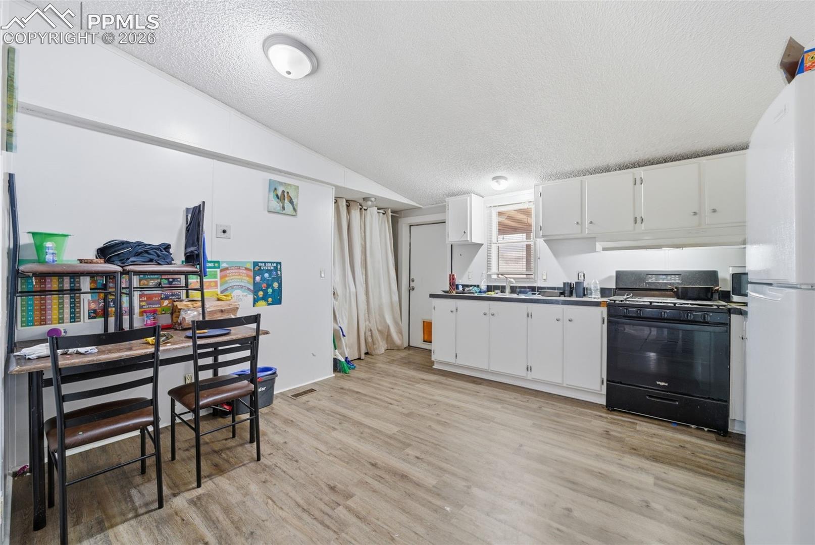 Photo 7 of 2935 Blue Spruce Drive, Colorado City