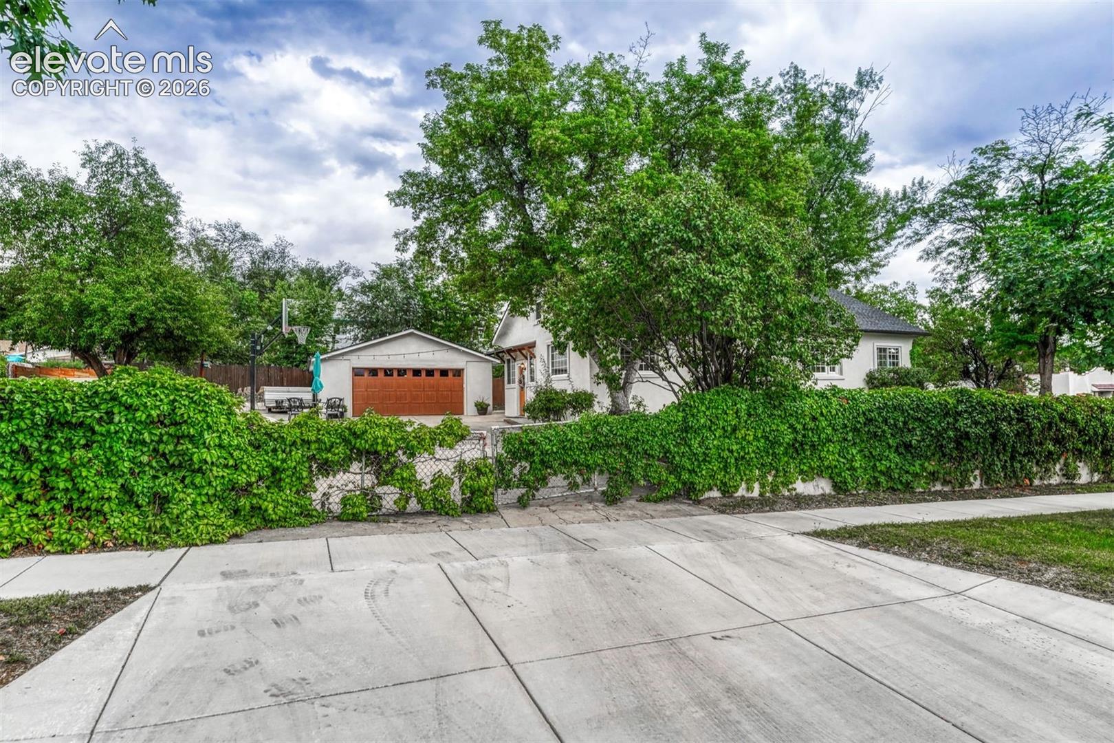 Fully Fenced Yard