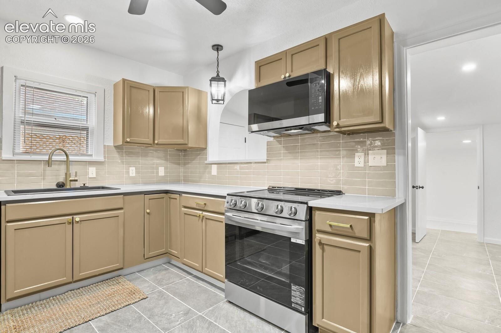 Photo 19 of 1017 E Evans Avenue, Pueblo