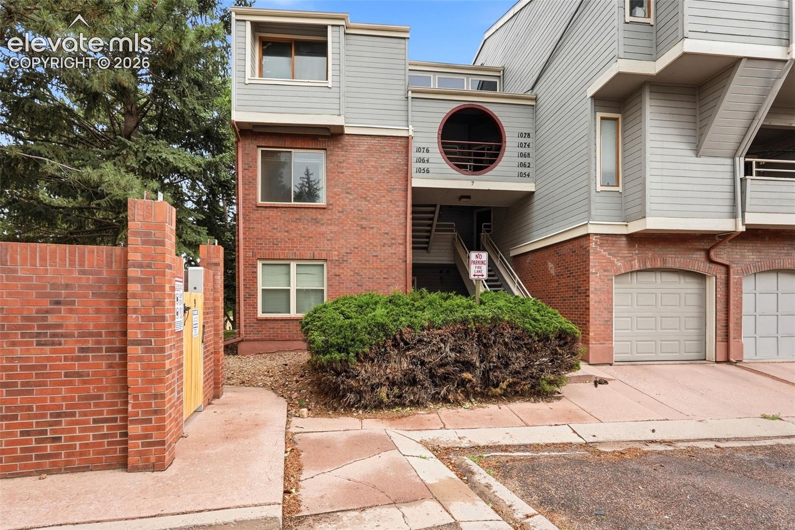 1064 Acapulco Ct, Colorado Springs, CO 80909