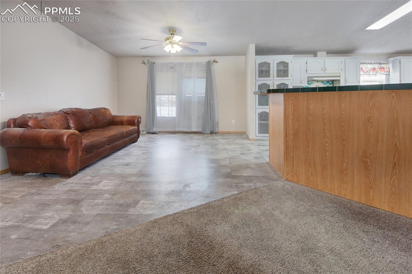 Dining room ceiling fan and lvt floor