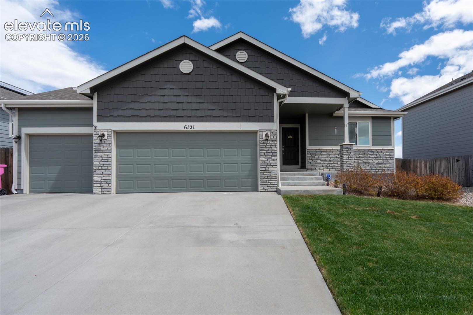 6121 Anders Ridge Ln, Colorado Springs, CO 80927