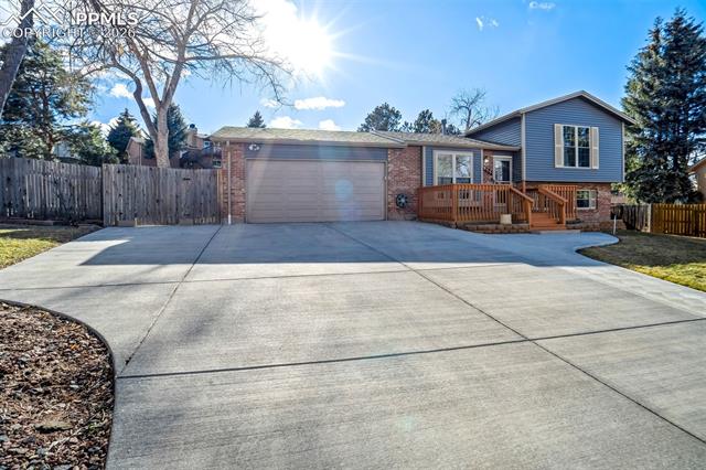 2955 Reuben Dr, Colorado Springs, CO 80918